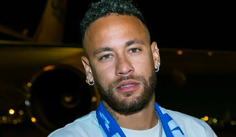 Neymar nega boatos sobre paternidade em pronunciamento oficial