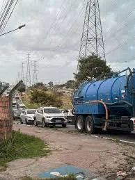 Acidente grave trava trânsito na Av. das Torres em Manaus; caminhão e três carros envolvidos no sentido Centro-Bairro