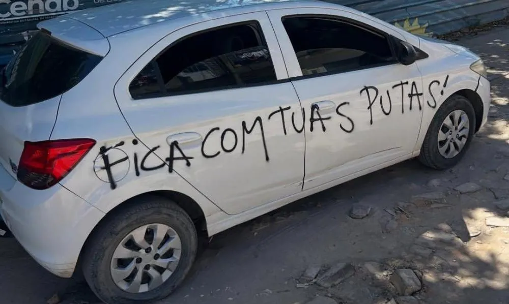 Esposa picha carro de marido após traição na Zona Leste