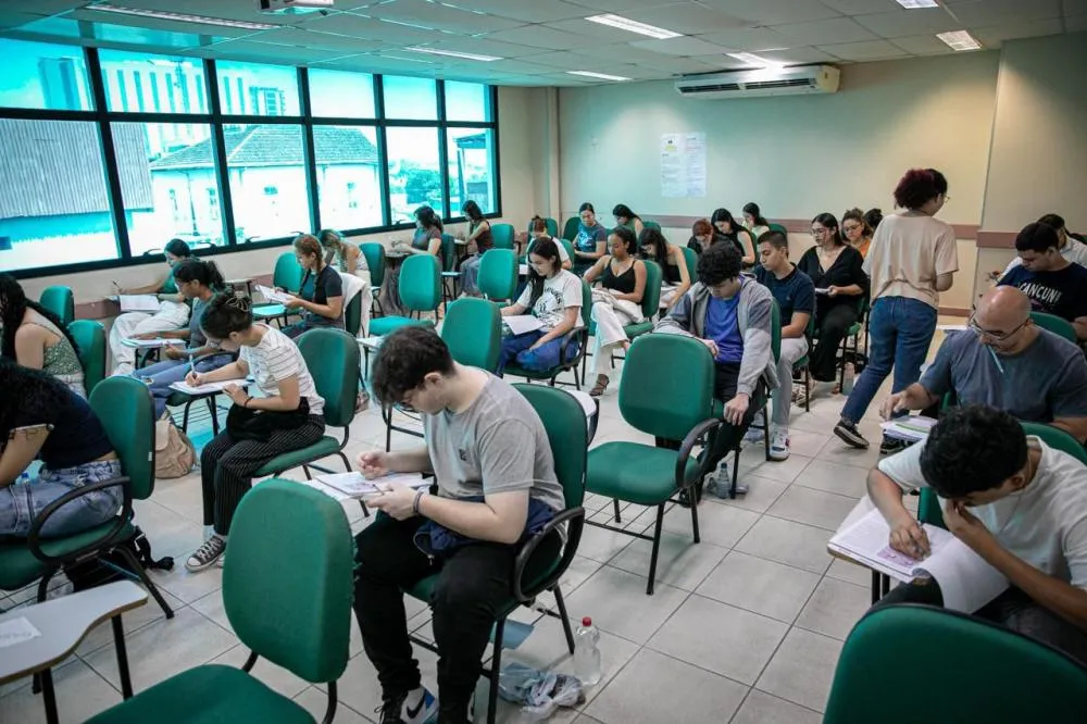 UEA abre 106 vagas remanescentes para o curso pré-vestibular AprovENS 2026