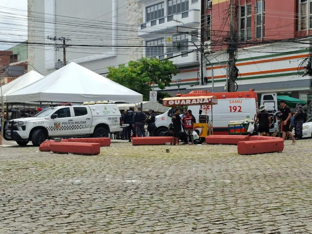 Homem é preso após esfaquear vítima em feira no Centro de Manaus