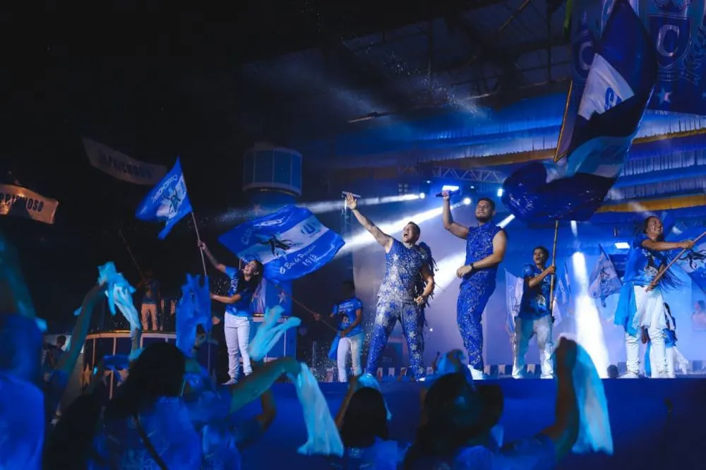 Caprichoso faz mutirão para apoiar Marciele Albuquerque no BBB 2026 durante ensaio em Parintins