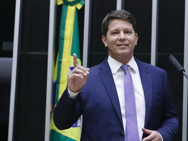 Deputado Mário Frias é internado na UTI após problema vascular no abdômen