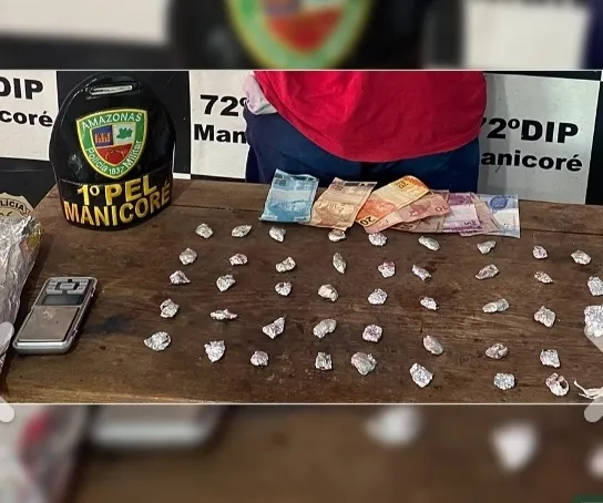 Homem tenta fugir para banheiro e acaba preso por tráfico em Manicoré
