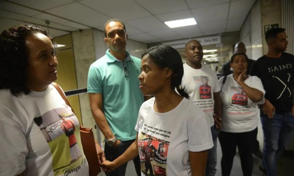 ustiça determina que Flamengo indenize família de goleiro vítima de incêndio no Ninho do Urubu