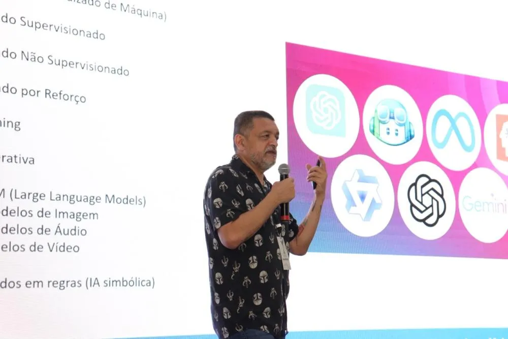 Empresas precisam aprender a usar IA para não perder espaço no mercado, alerta Escola de Tecnologia da UEA