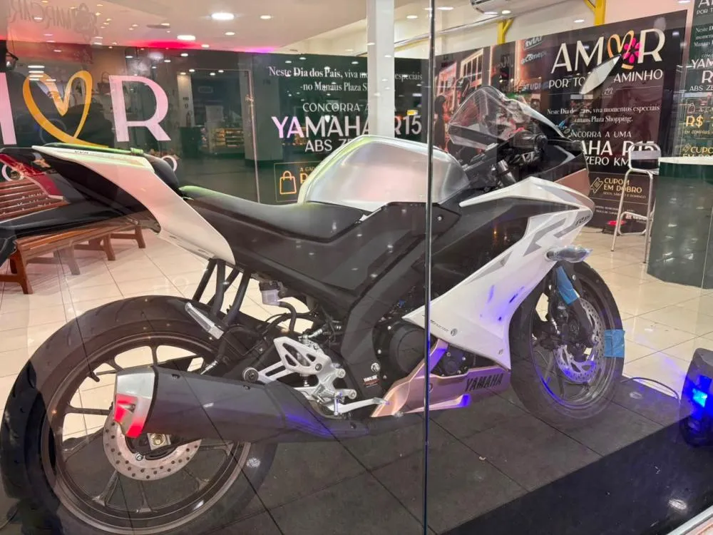 Manaus Plaza Shopping sorteia Yamaha R15 em campanha de Dia dos Pais