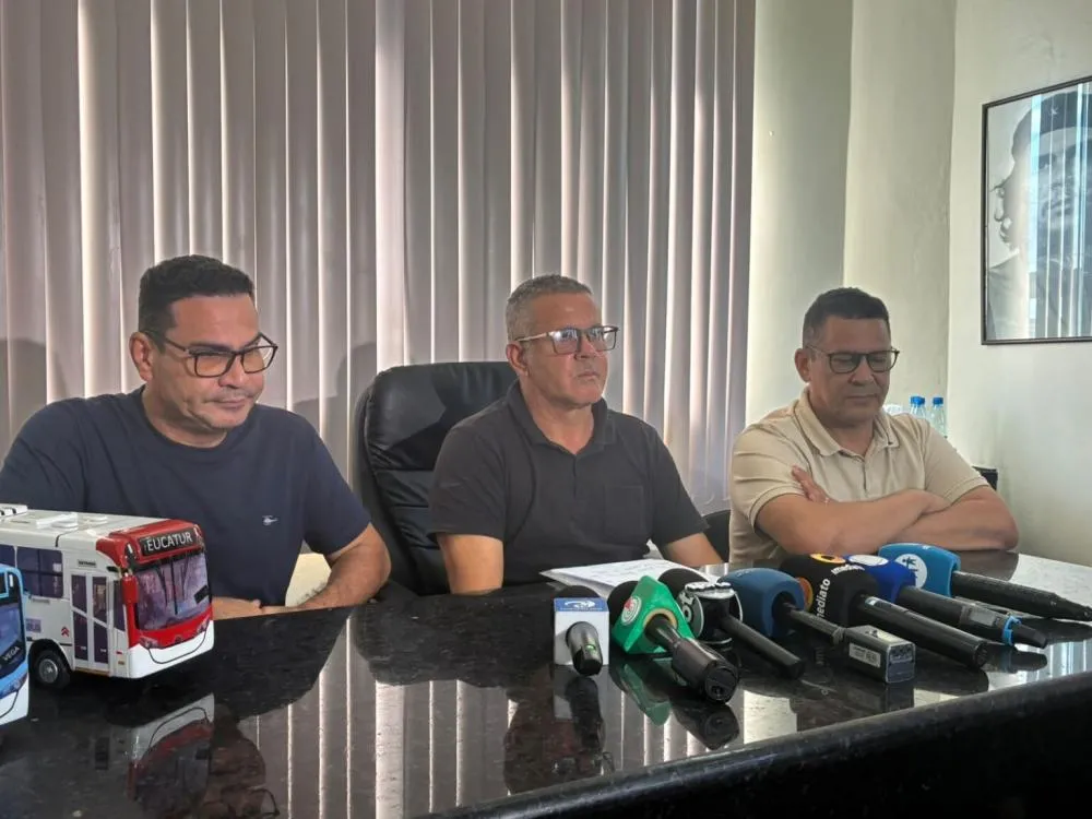 Greve de ônibus em Manaus só termina após acordo com rodoviários