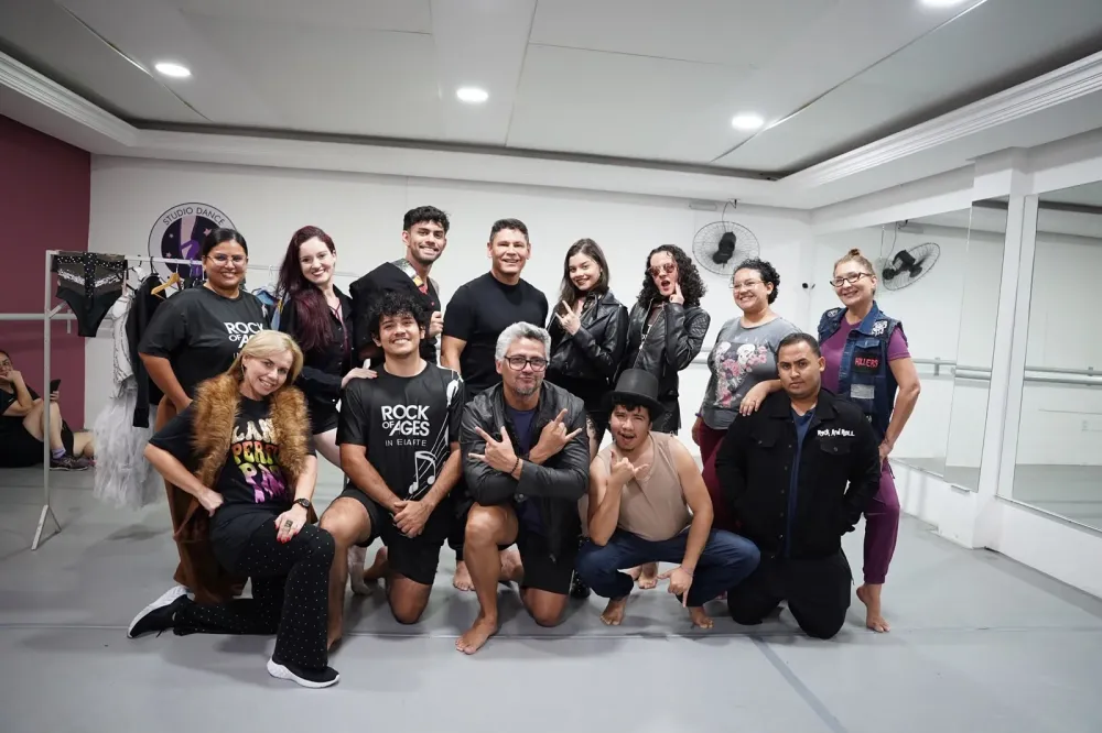 Rock of Ages celebra 23 anos do Grupo Gérbera_+ no Teatro Amazonas