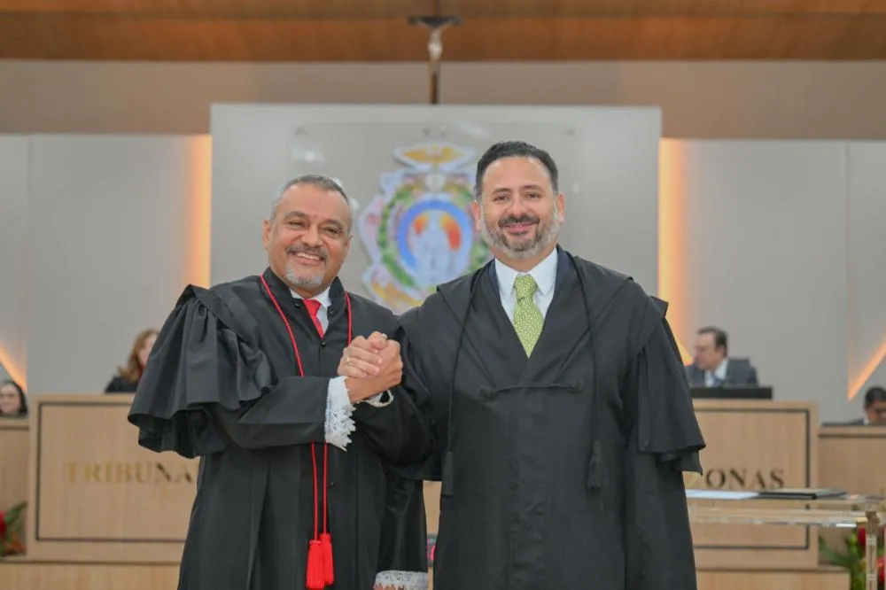 Marco Choy toma posse como desembargador no TJAM