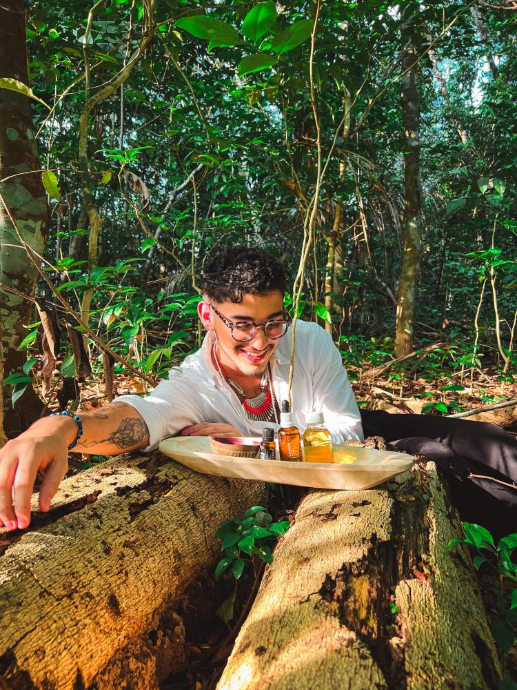 Cabeleireiro lança Alquimia Amazônica inovadora para cabelos com curvatura