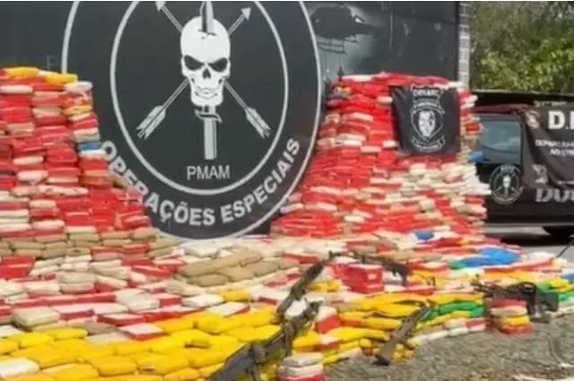 Apreensão de 4,5 toneladas de drogas resulta em fuga de suspeitos