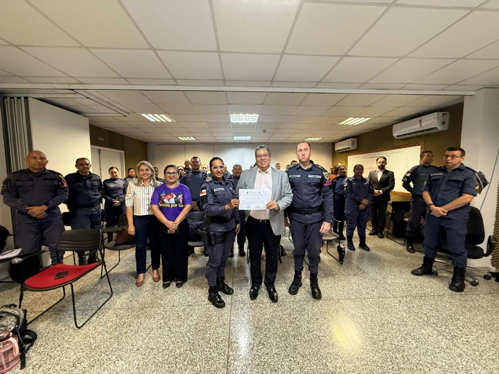 Policiais do Ronda Maria da Penha passam por capacitação em Manaus