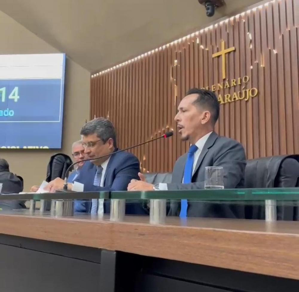 Ibama esclarece sobre licenças ambientais da BR319 em Sessão na ALEAM. 