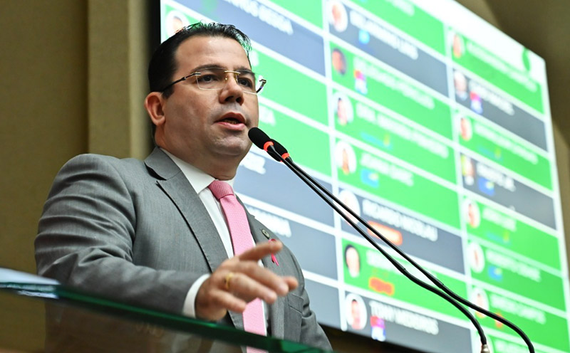 “Já vai tarde”, dispara deputado Wilker Barreto após secretário Anoar Samad pedir exoneração da SES-AM