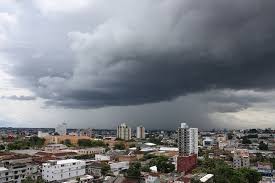  Previsão do Tempo em Manaus: Céu parcialmente nublado e possibilidade de chuvas isoladas nesta segunda-feira