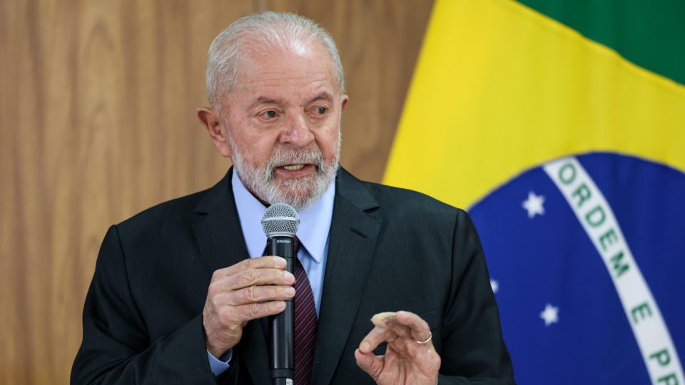 Governo libera bilhões em emendas para conter pautas contrárias no Congresso