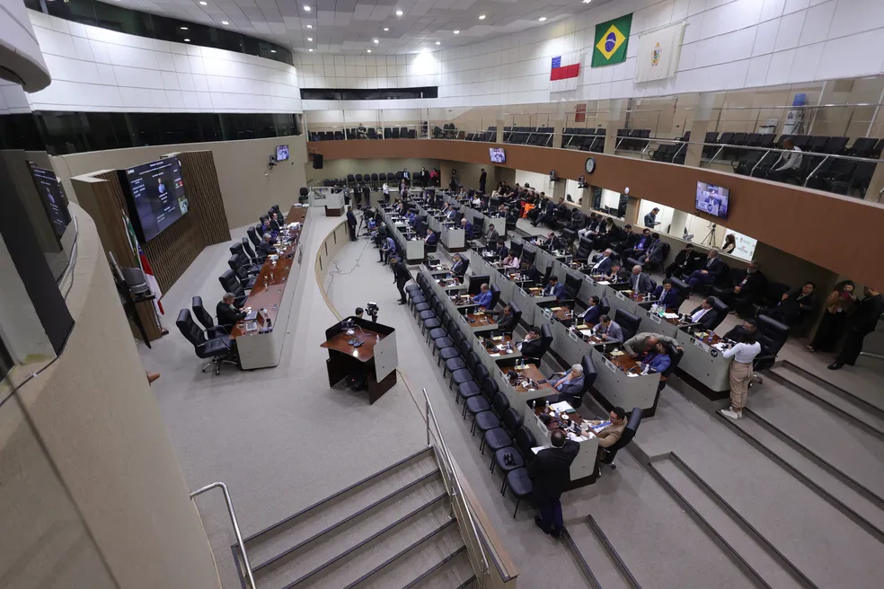 Vereadores de Manaus tiram folga de uma semana para celebrar o Dia do Trabalhador