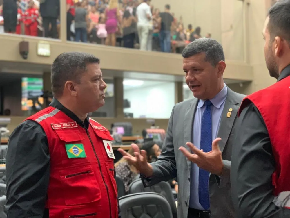 Cessão de tempo do Comandante Dan destaca a importância da Cruz Vermelha no Amazonas