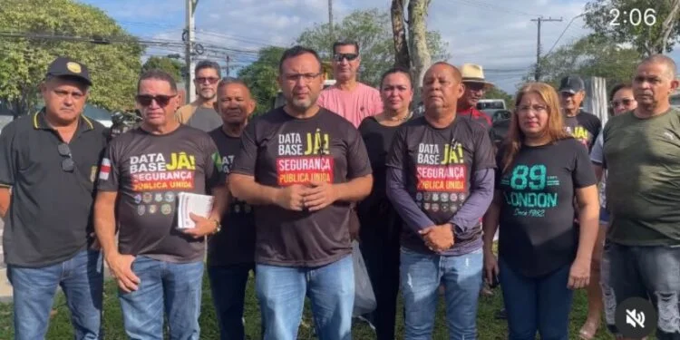 Servidores das forças de segurança do Amazonas montam acampamento em frente a sede do Governo em protesto contra atraso salarial
