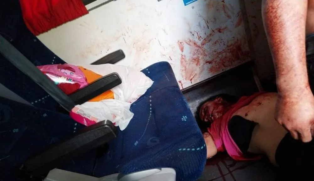 Tragédia em Manaus: Homem mata esposa e comete suicídio dentro de ônibus