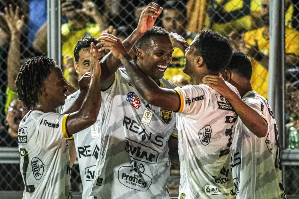 Amazonas FC vence Coritiba-PR e deixa a zona de rebaixamento da série B