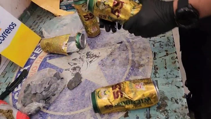 Receita Federal e Correios Apreendem Skunk Escondido em Latas de Cerveja em Manaus