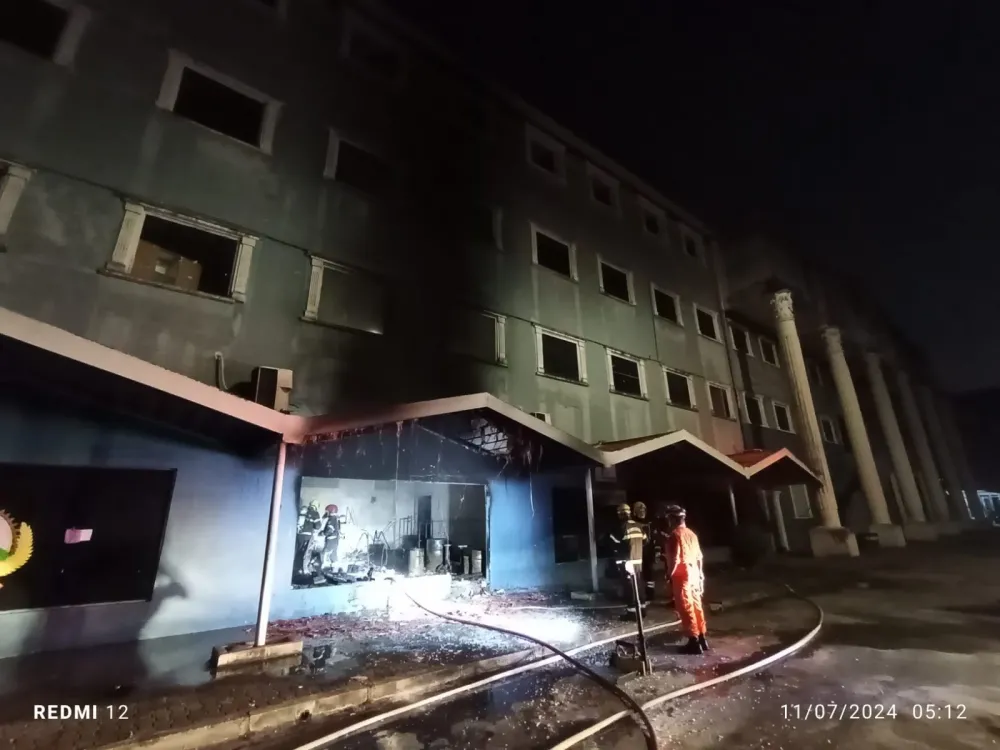 Incêndio em Universidade do Parque das Laranjeiras é Controlado pelos Bombeiros