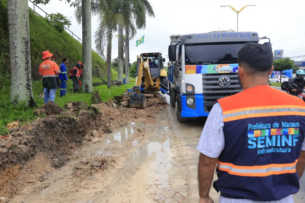 Vereador Denuncia Contratação Temporária de Auxiliares pela Prefeitura de Manaus