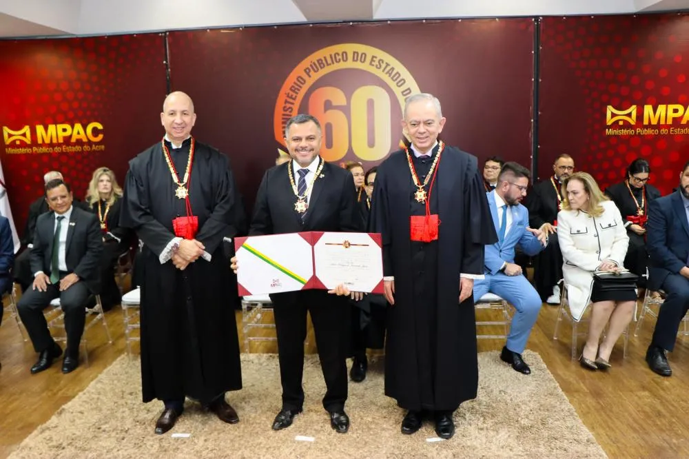 MPAC condecora procurador-geral de Justiça do Amazonas com a maior comenda do órgão no Estado, a Medalha do Mérito Grão-Colar
