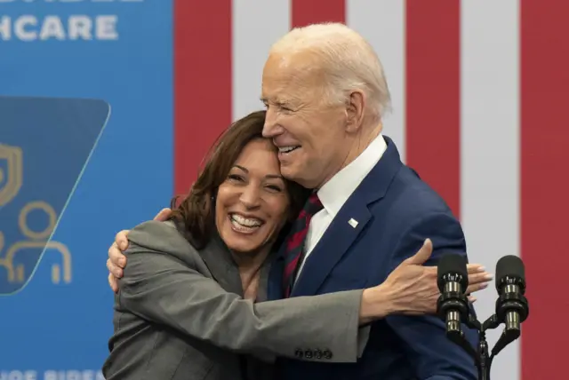 Biden desiste de reeleição e apoia Kamala Harris para chapa democrata