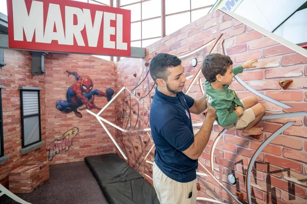 Exposição Disney 100 leva magia e diversão ao Manauara Shopping