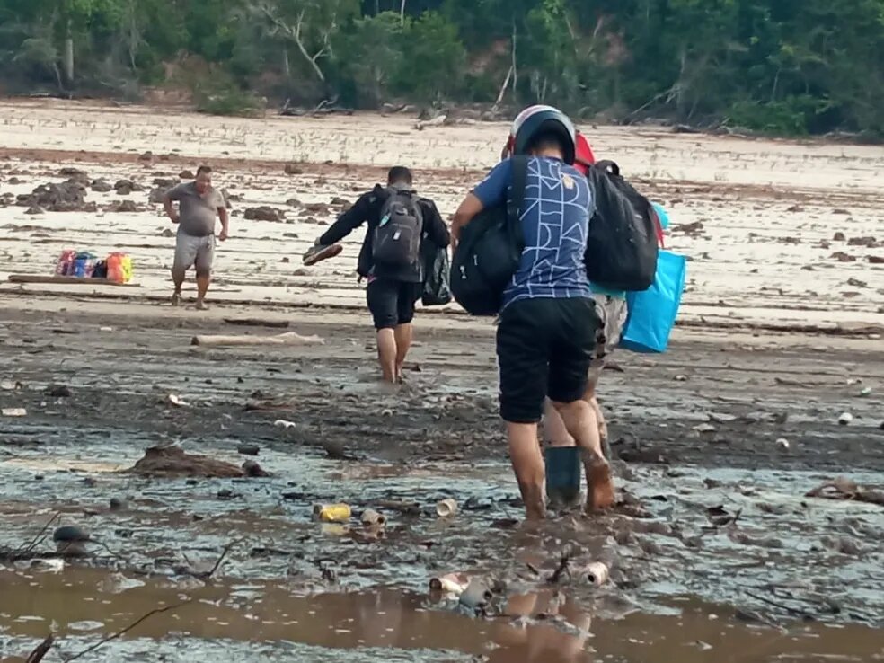 Crise Climática no Amazonas: Seca Severa Afeta Rede de Ensino e Cidade de Manaus