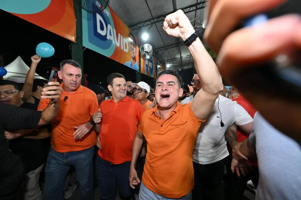 David Almeida destaca avanços históricos da gestão em primeiro programa eleitoral na TV