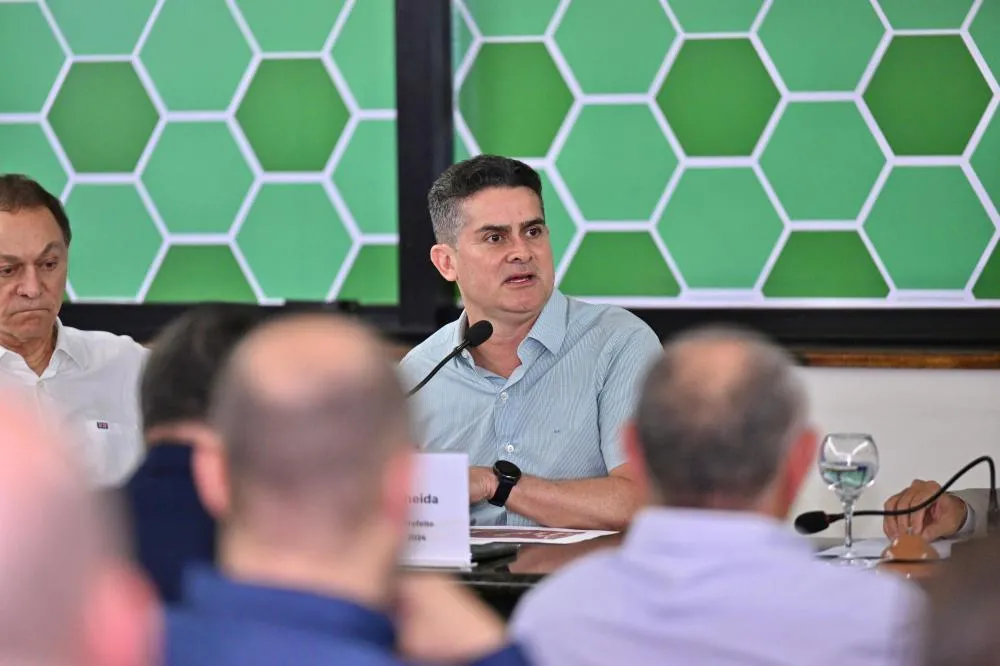 David Almeida assume compromissos para melhorar ambiente de negócios do Polo Industrial de Manaus