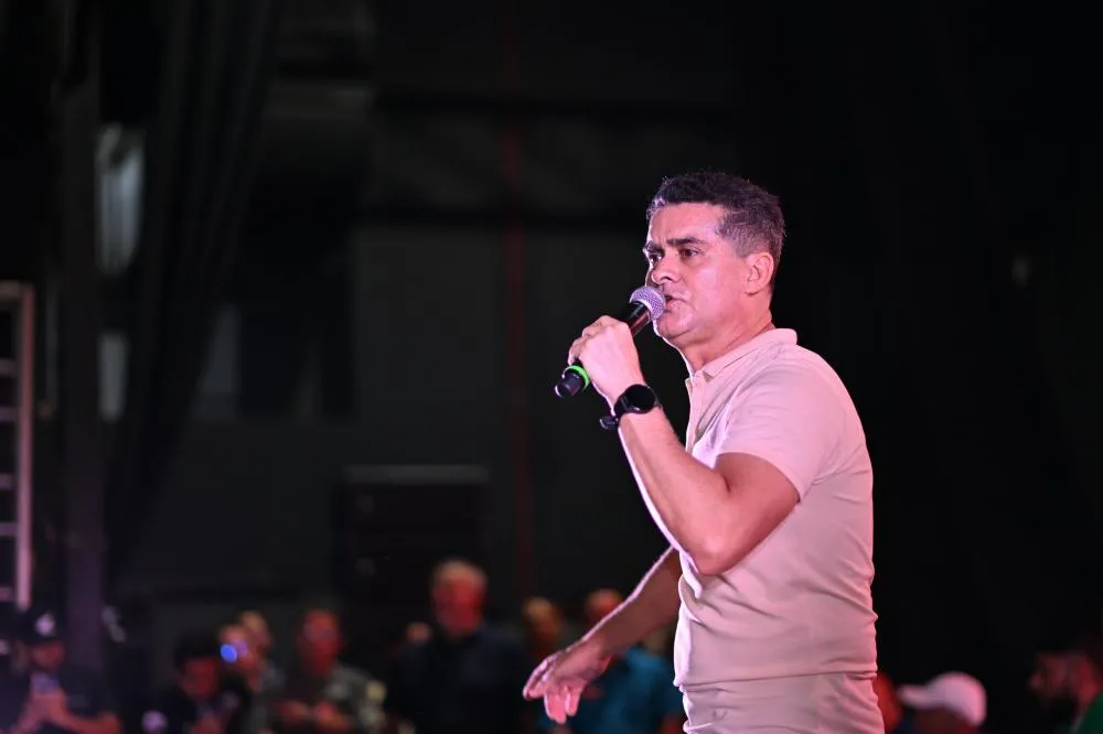 ’Onda laranja’ de David Almeida tem adesão em massa da população neste domingo
