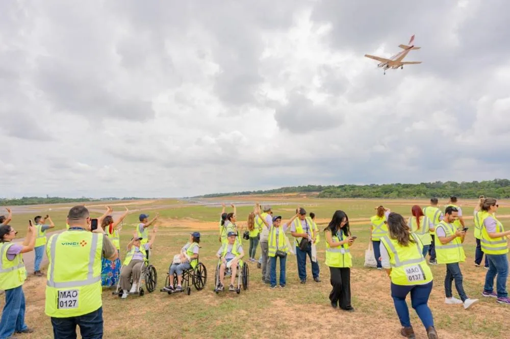 Manaus Airport recebe visita de idosos da Fundação Doutor Thomas