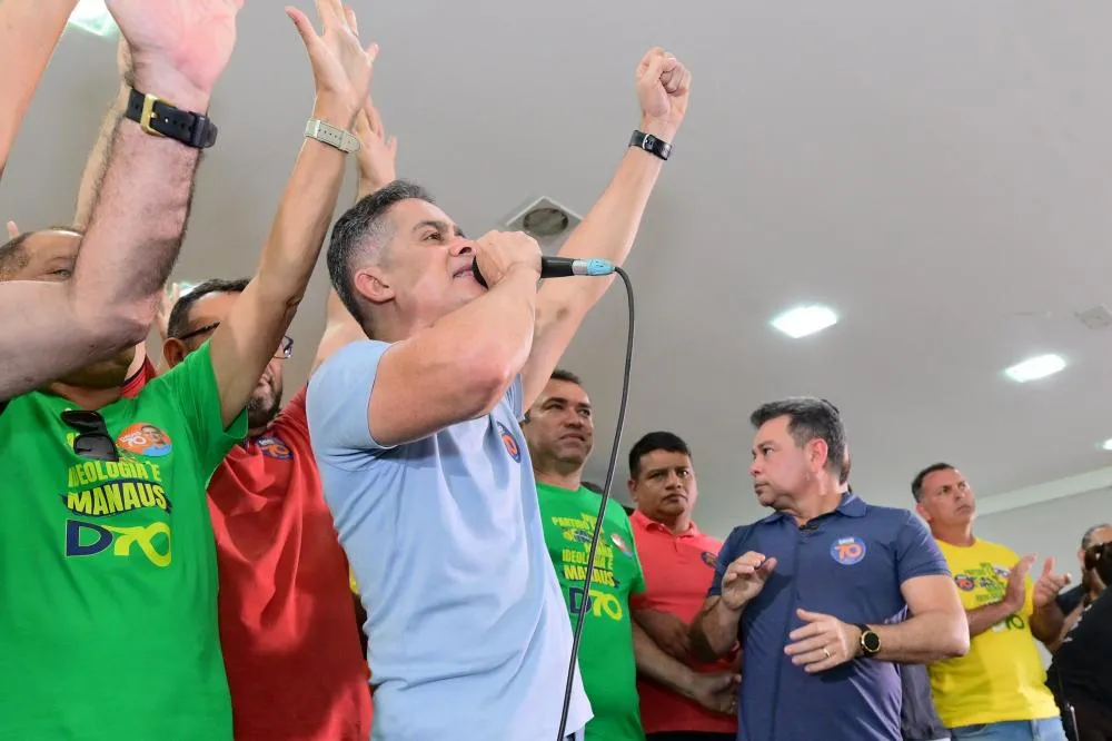 Em 1º lugar, David Almeida amplia distância de Alberto Neto, aponta pesquisa Eficaz 