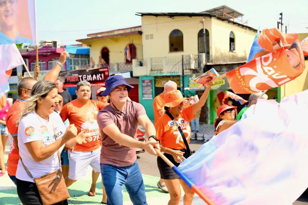 Em reta final, David Almeida recebe carinho da população em bairros da zonas Leste e Sul de Manaus