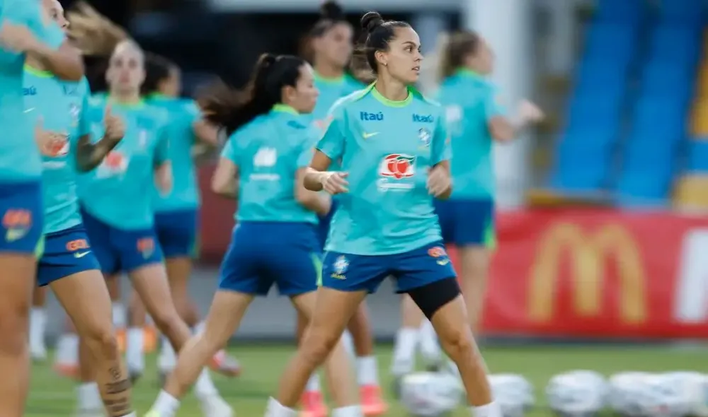 Seleção feminina realiza primeiro treino completo na Austrália