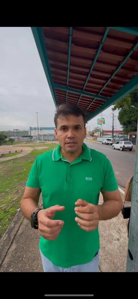Vereador Coronel Rosses critica falta de infraestrutura em Parada de Ônibus, no Santo Antônio 