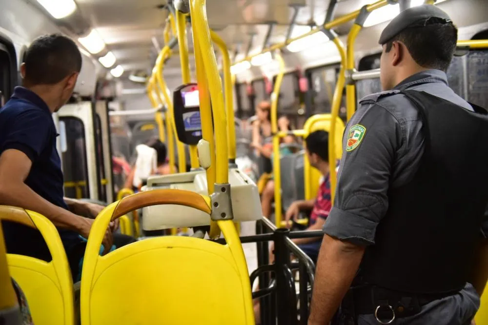 A pedido do MPAM, Justiça suspende aumento da tarifa de ônibus prevista para este sábado (15)