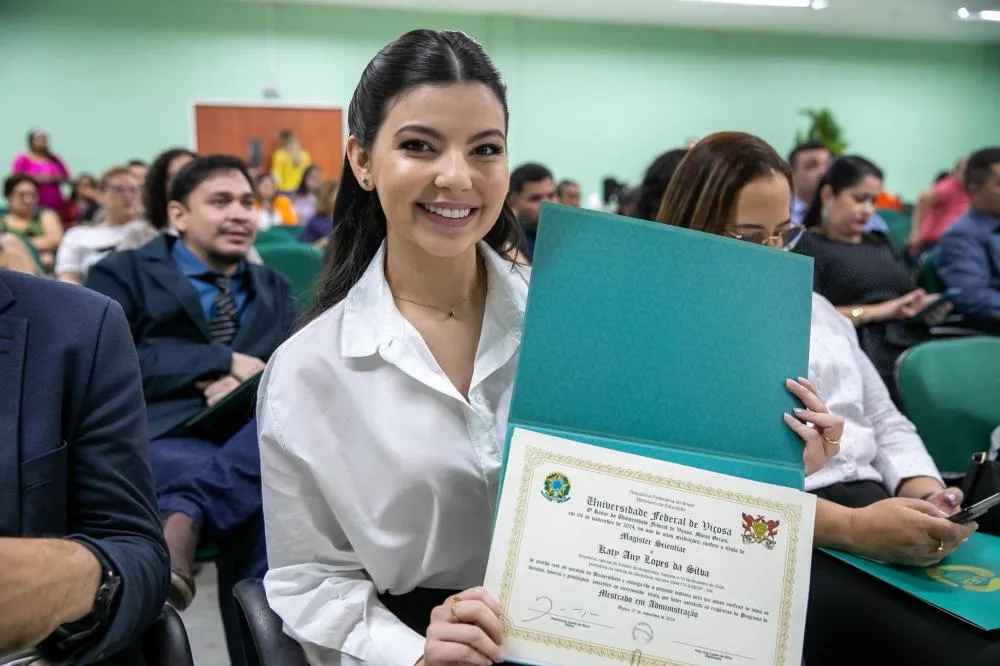 Qualificação de servidores: Minter em Administração Pública UEA/UFV certifica 34 novos mestres