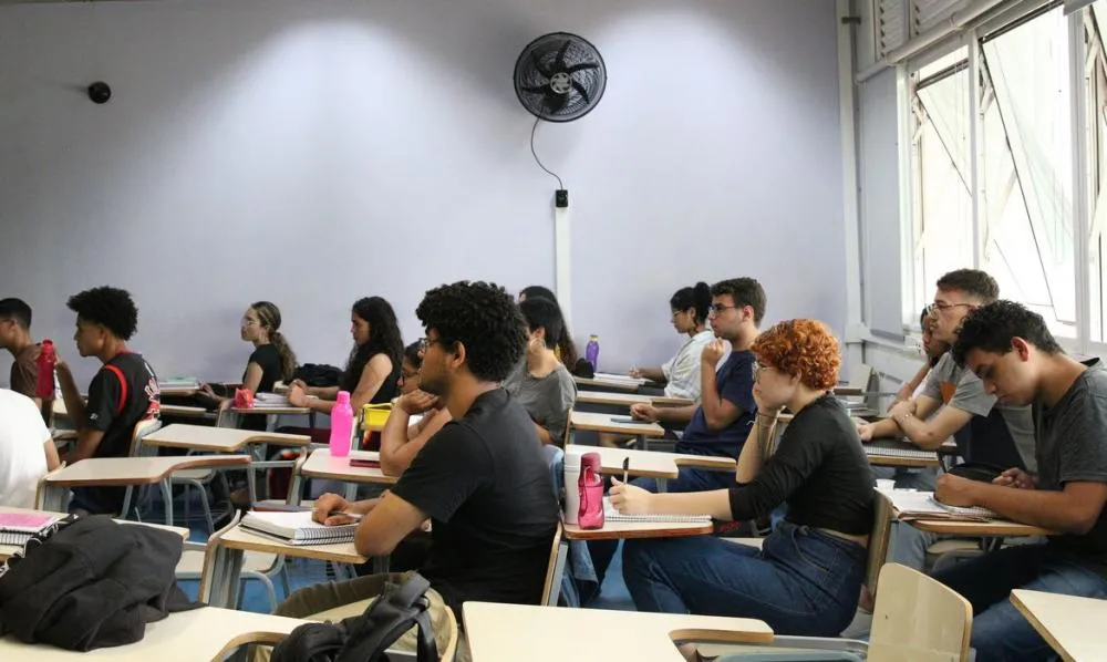 MEC Abre Inscrições para Apoio e Financiamento de Cursinhos Populares