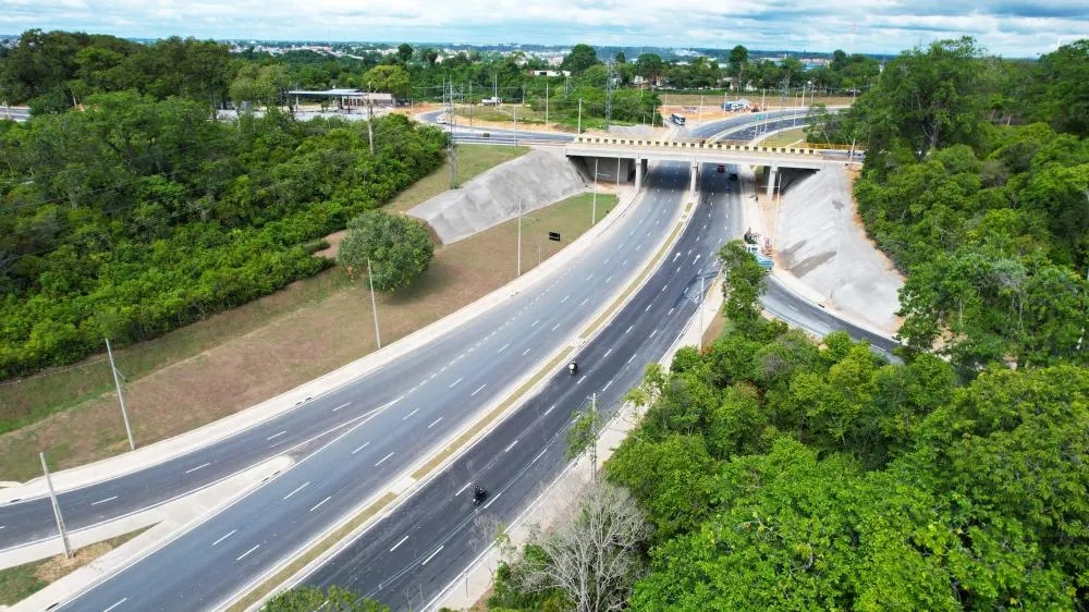 Obras do governo do União Brasil no AM mudam trânsito de Manaus e ampliam capacidade viária em 200%, conforme dado da prefeitura