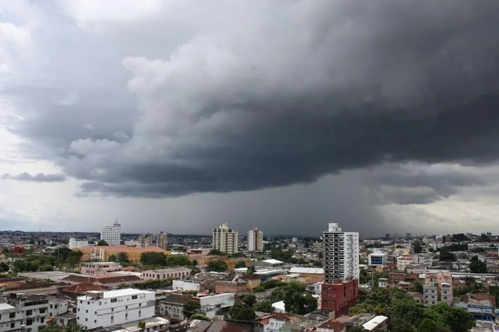 Manaus enfrenta calor e possibilidade de chuvas isoladas nesta sexta-feira (16)
