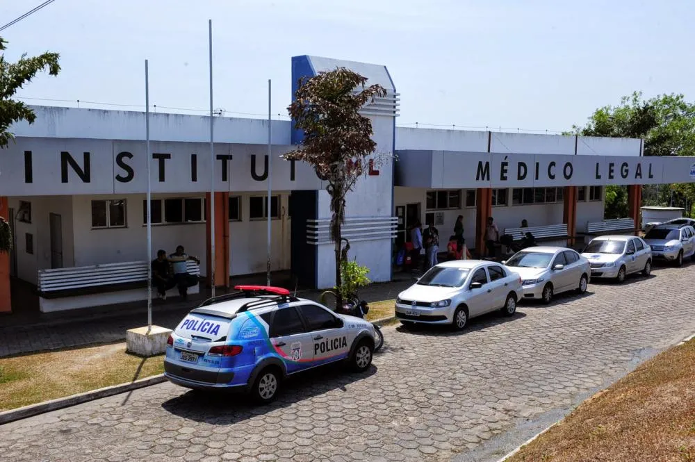 Corpo de idosa é encontrado em residência no bairro Flores; filho está desaparecido