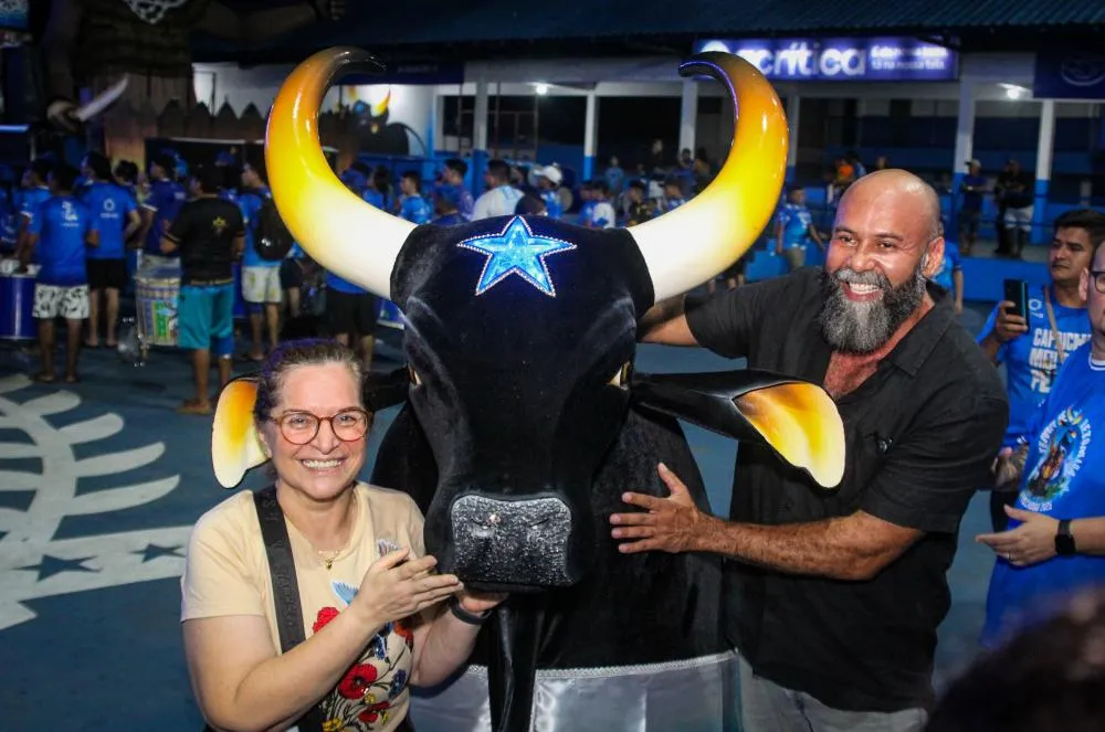 Caprichoso reforça compromisso com sustentabilidade e artesanato em visita do Sebrae e designer Sérgio Matos