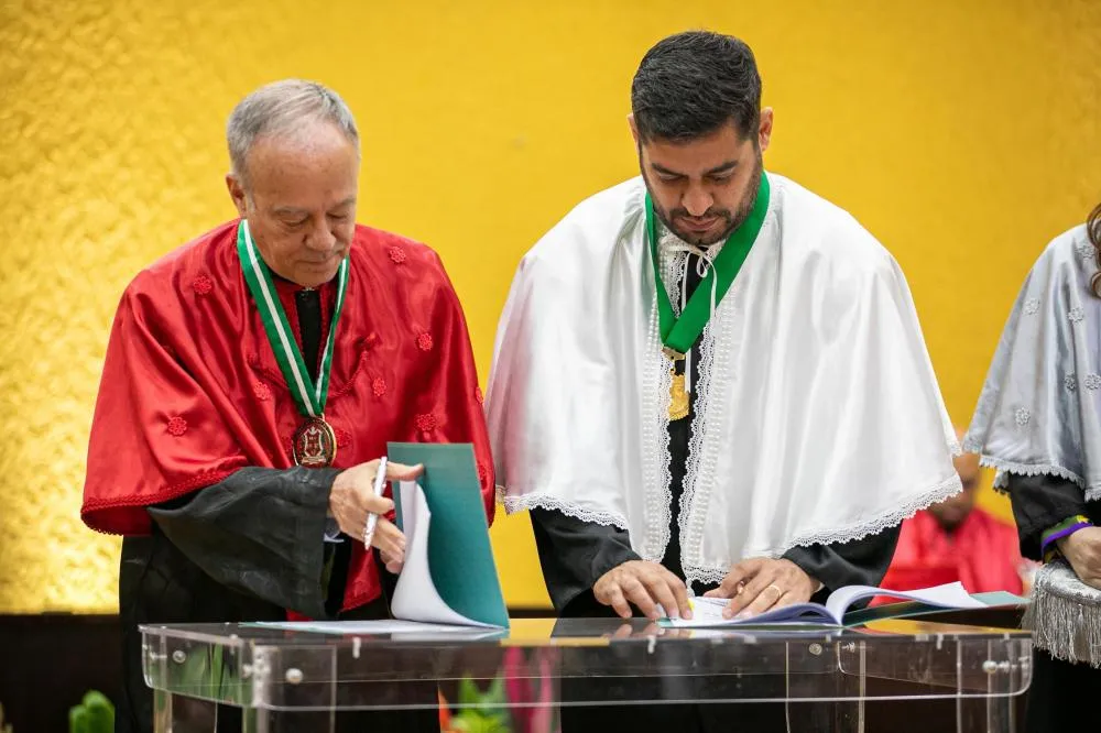 Reconhecimento à excelência acadêmica: UEA concede título de Doutor Honoris Causa ao jurista espanhol Ricardo Alonso García