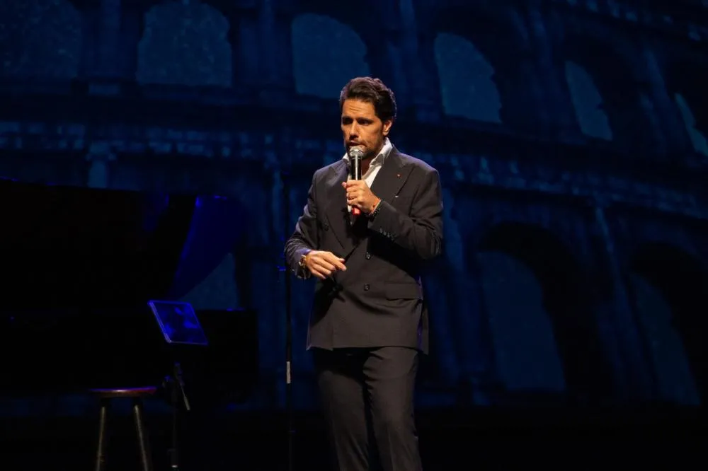 Thiago Arancam apresenta turnê nacional em Manaus, com clássicos da música italiana
